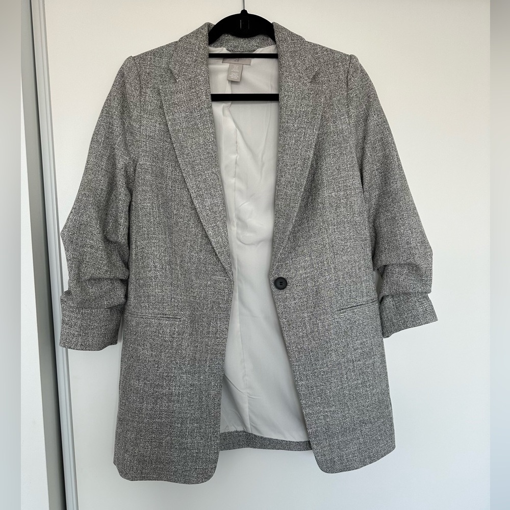 H&M new grey blazer size small - mint condition. Worn once.